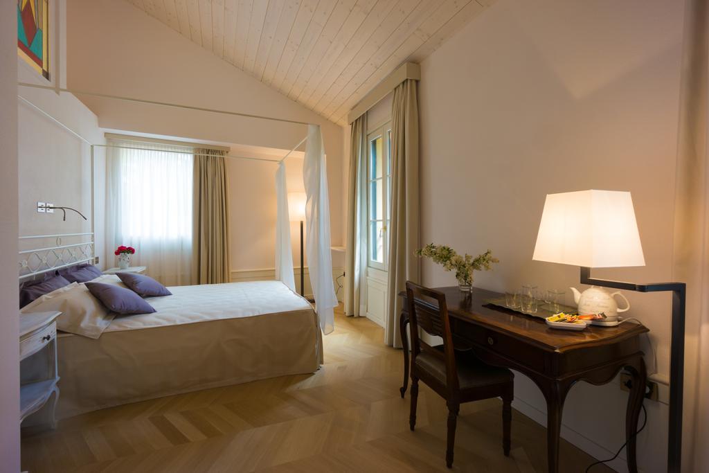 Relais Di Villa Adinolfi Annone di Brianza Kamer foto